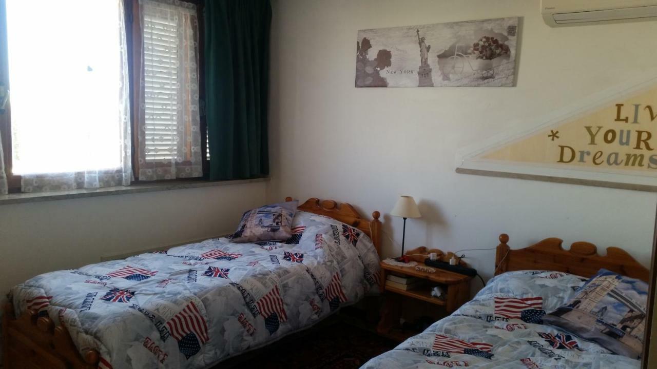 Home Denise E Luca Latina Luaran gambar
